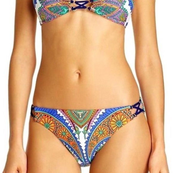 TRINA TURK NWT Pacific Paisley Bikini‎ Bottoms Side Cutout Size 6 - Picture 1 of 8